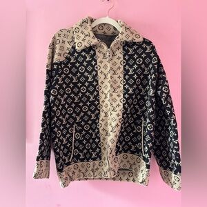 Black and Cream Patterned Jacket

Not Auth 

Prices reflects that 

Brand new